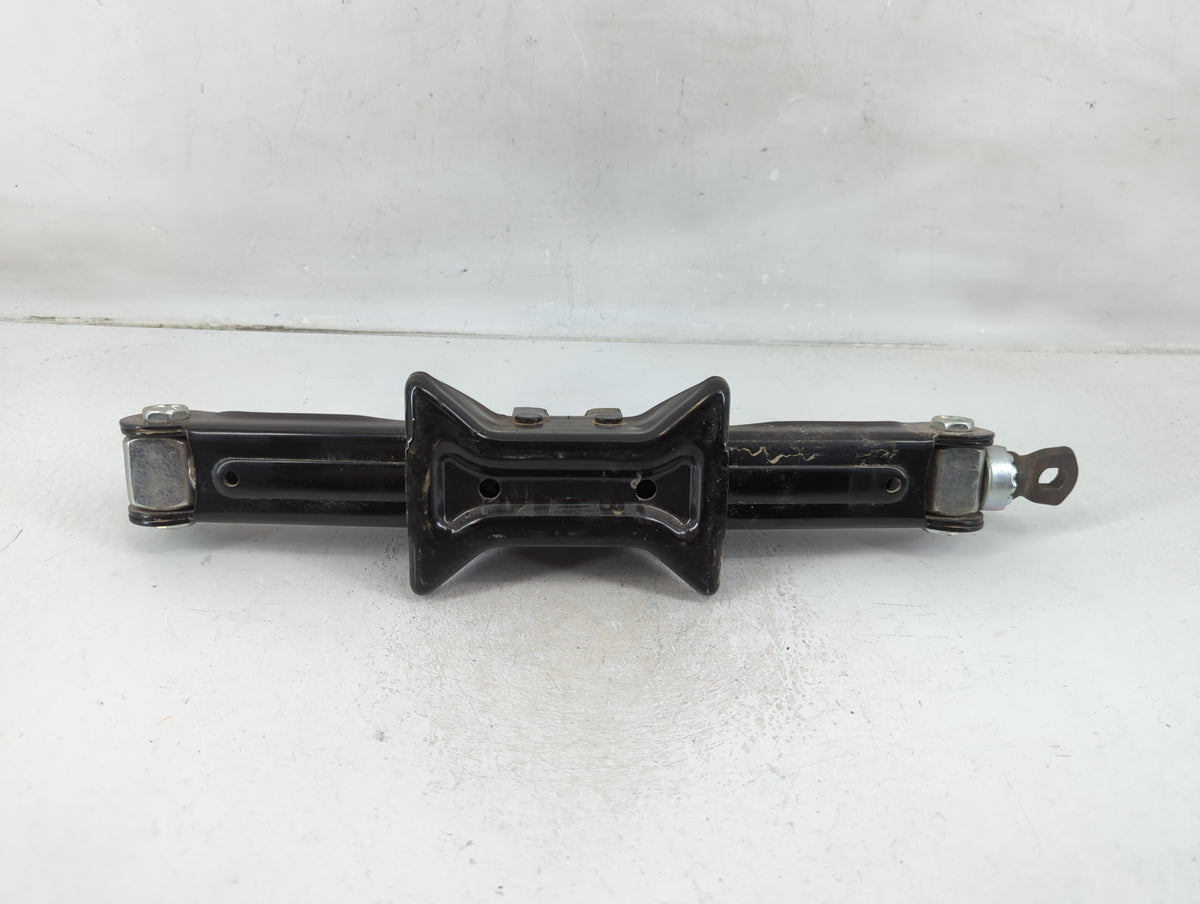 2012 Hyundai Sonata Spare Scissor Car Jack 1123544 - Oemusedautoparts1.com