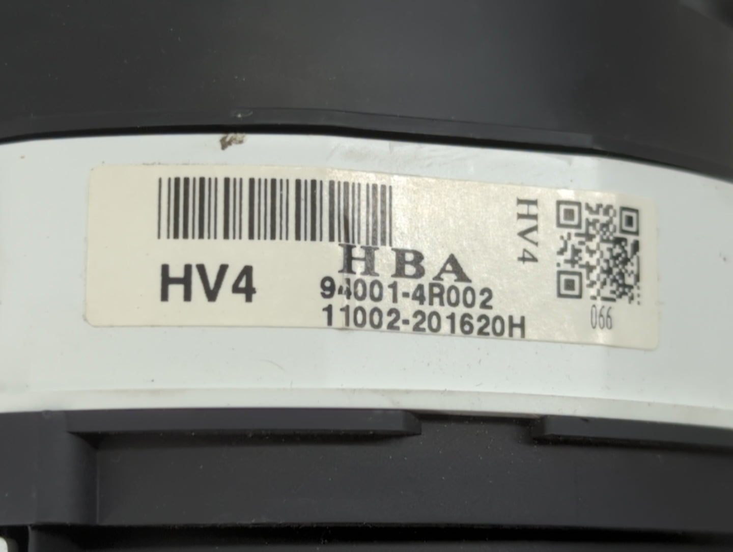 2011-2015 Hyundai Sonata Instrument Cluster Speedometer Gauges P/N:94001-4R002 Fits Fits 2011 2012 2013 2014 2015 OEM Used A