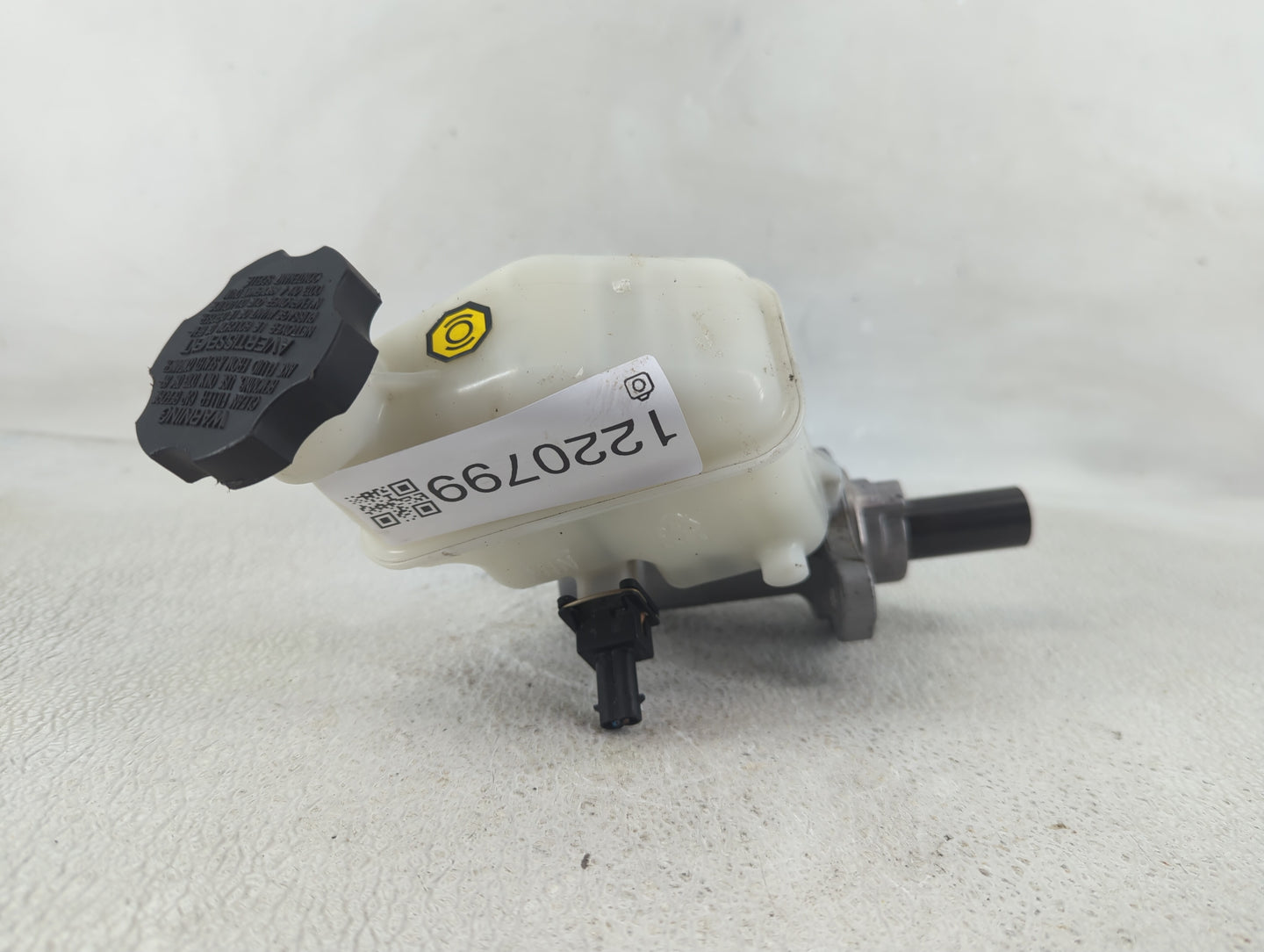 2011-2014 Hyundai Sonata Brake Master Cylinder - Oemusedautoparts1.com