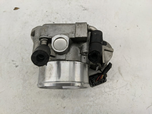 2011-2014 Hyundai Sonata Throttle Body P/N:35100-2G700 Fits Fits 2011 2012 2013 2014 2015 2016 OEM Used Auto Parts