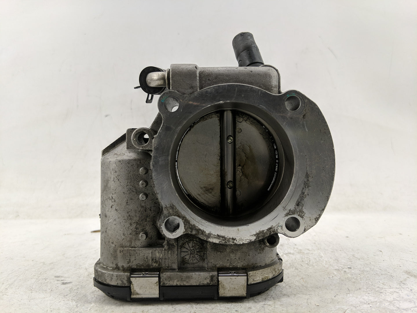 2011-2014 Hyundai Sonata Throttle Body P/N:35100-2G700 Fits Fits 2011 2012 2013 2014 2015 2016 OEM Used Auto Parts - Oemused