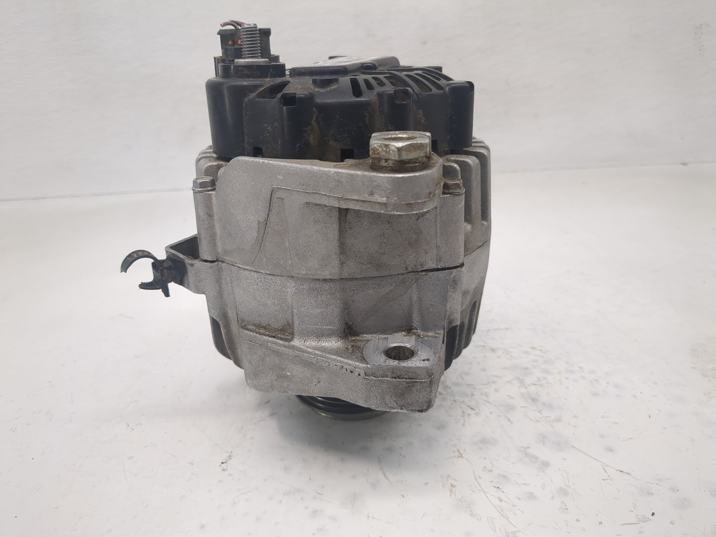 2011-2013 Hyundai Sonata Alternator Replacement Generator Charging Assembly Engine OEM P/N:2606184 B 37300-2G150 Fits OEM Us