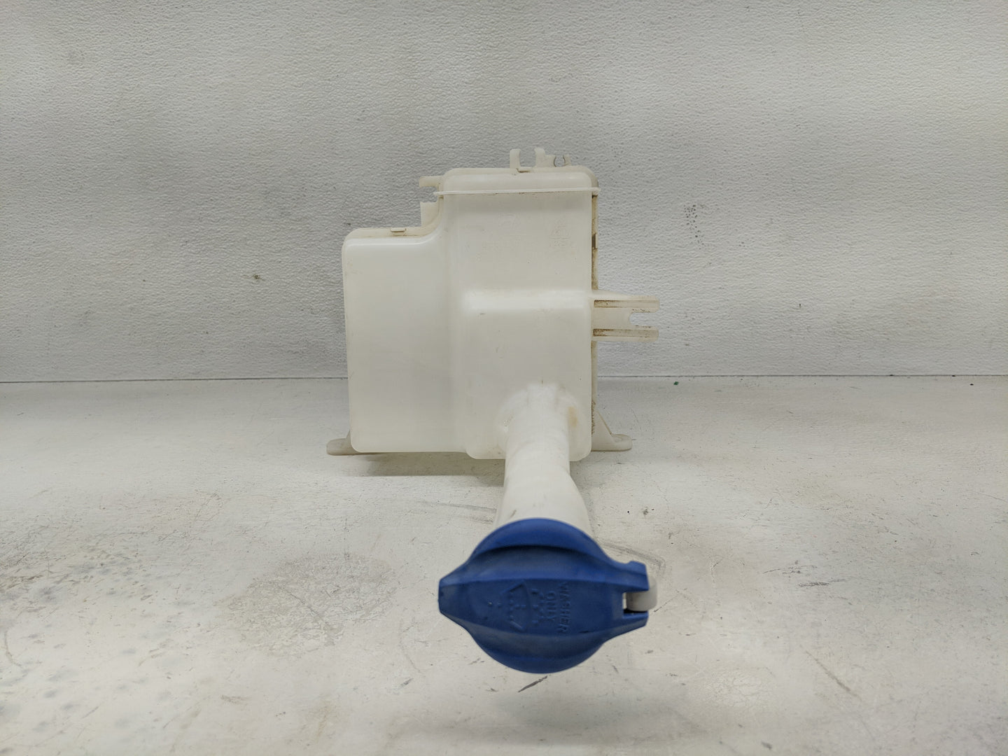 2011-2015 Hyundai Sonata Windshield Washer Fluid Reservoir Bottle Oem - Oemusedautoparts1.com
