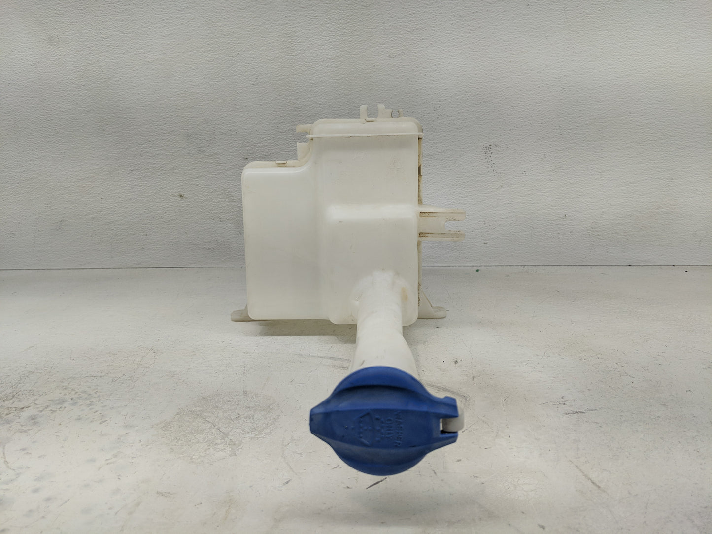 2011-2015 Hyundai Sonata Windshield Washer Fluid Reservoir Bottle Oem - Oemusedautoparts1.com