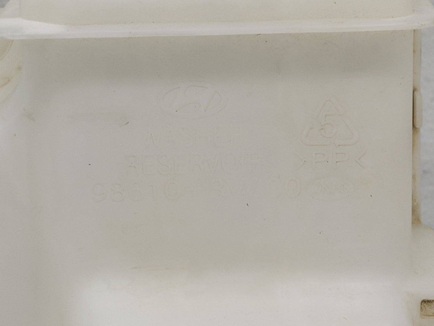 2011-2015 Hyundai Sonata Windshield Washer Fluid Reservoir Bottle Oem - Oemusedautoparts1.com