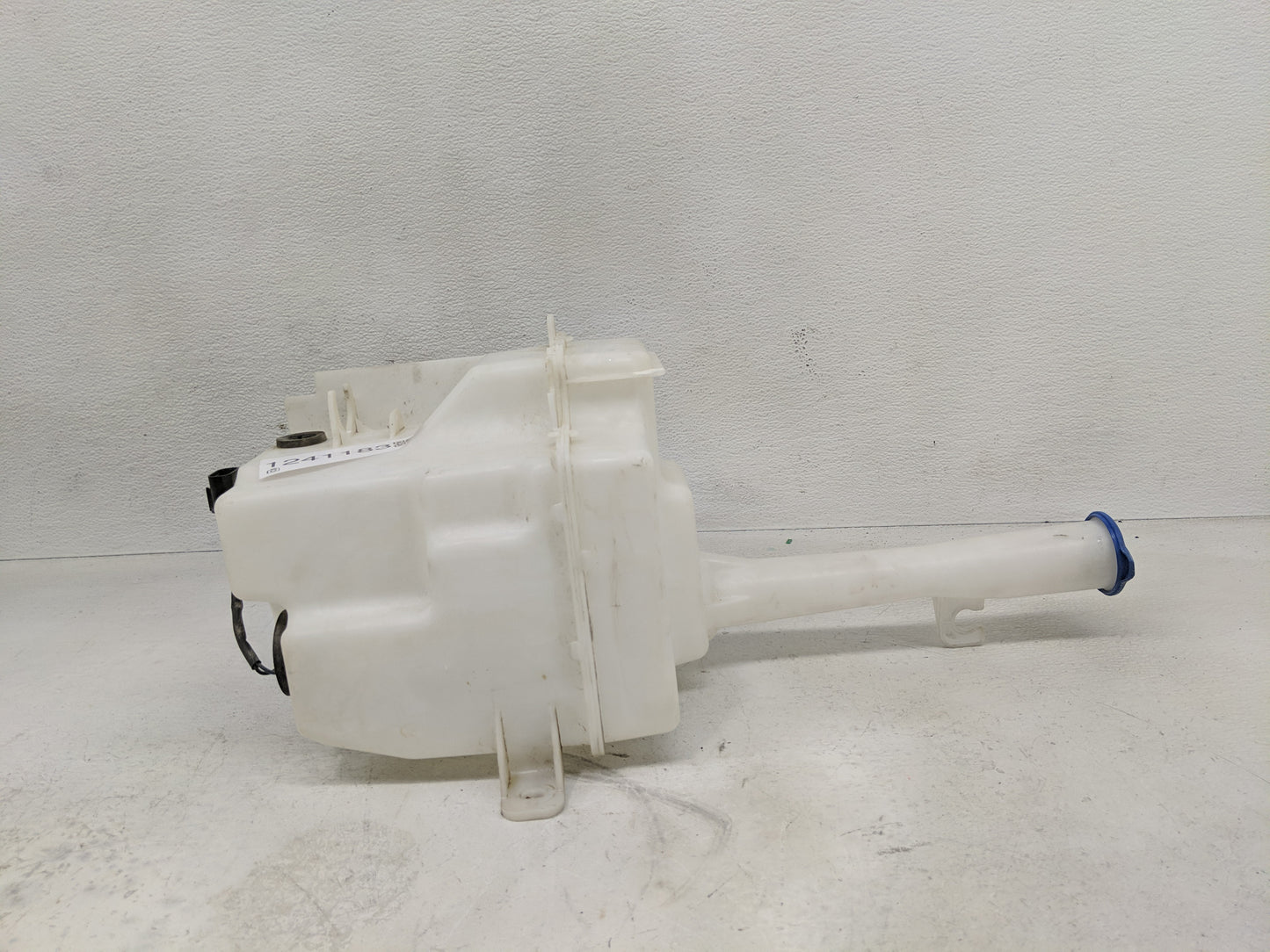 2011-2015 Hyundai Sonata Windshield Washer Fluid Reservoir Bottle Oem - Oemusedautoparts1.com