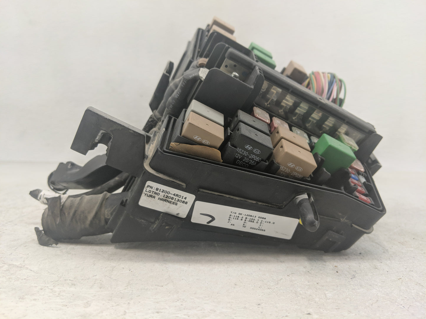 2011-2012 Hyundai Sonata Fusebox Fuse Box Panel Relay Module Fits Fits 2011 2012 OEM Used Auto Parts - Oemusedautoparts1.com