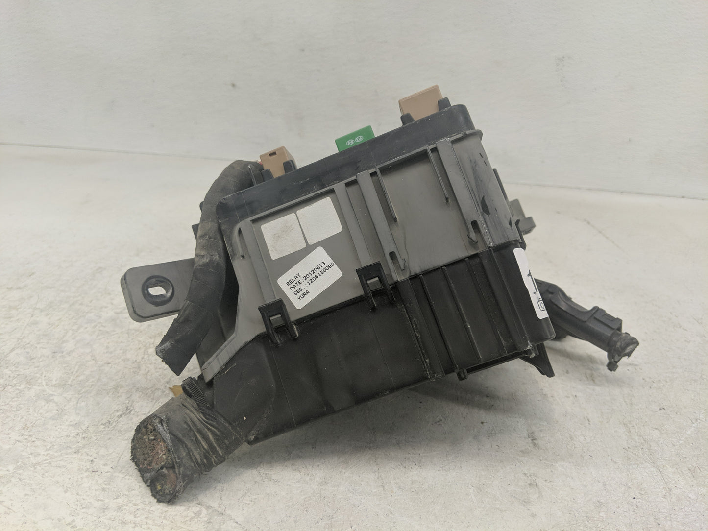 2011-2012 Hyundai Sonata Fusebox Fuse Box Panel Relay Module Fits Fits 2011 2012 OEM Used Auto Parts - Oemusedautoparts1.com