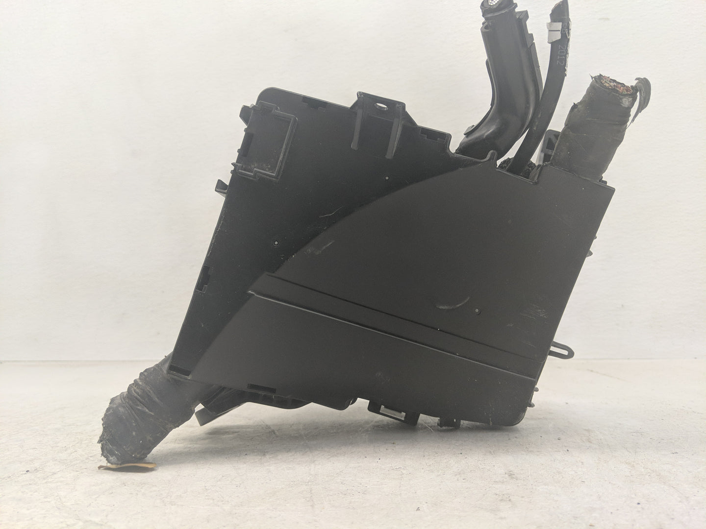 2011-2012 Hyundai Sonata Fusebox Fuse Box Panel Relay Module Fits Fits 2011 2012 OEM Used Auto Parts - Oemusedautoparts1.com