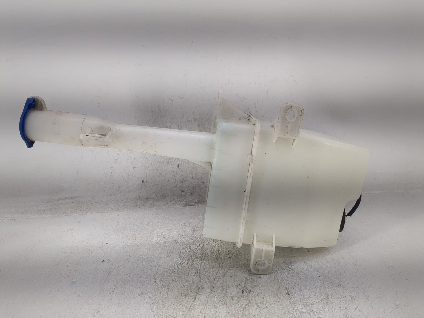2011-2015 Hyundai Sonata Windshield Washer Fluid Reservoir Bottle Oem - Oemusedautoparts1.com