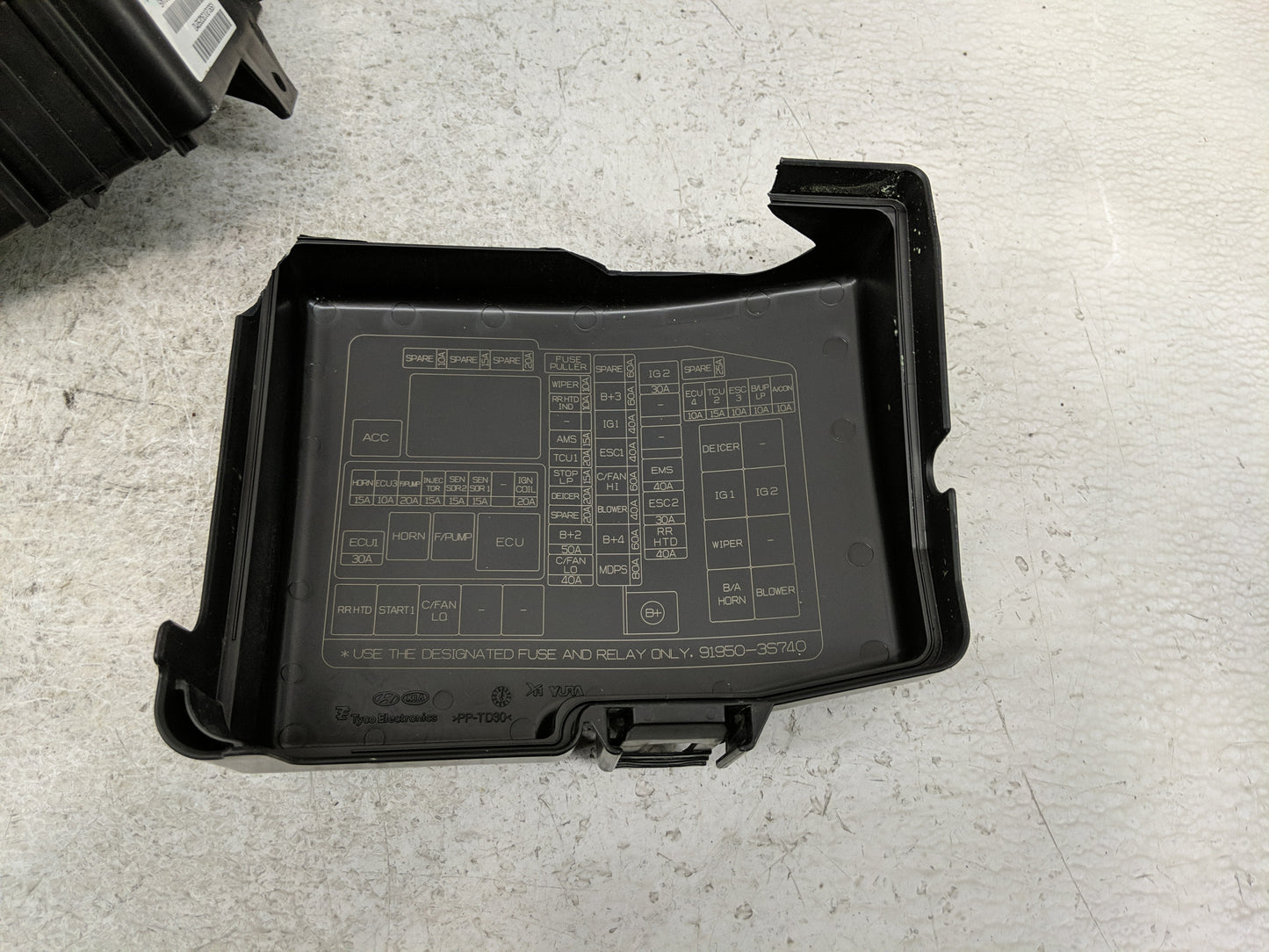 2011-2014 Hyundai Sonata Fusebox Fuse Box Panel Relay Module P/N:91950-3S740 Fits Fits 2011 2012 2013 2014 OEM Used Auto Par