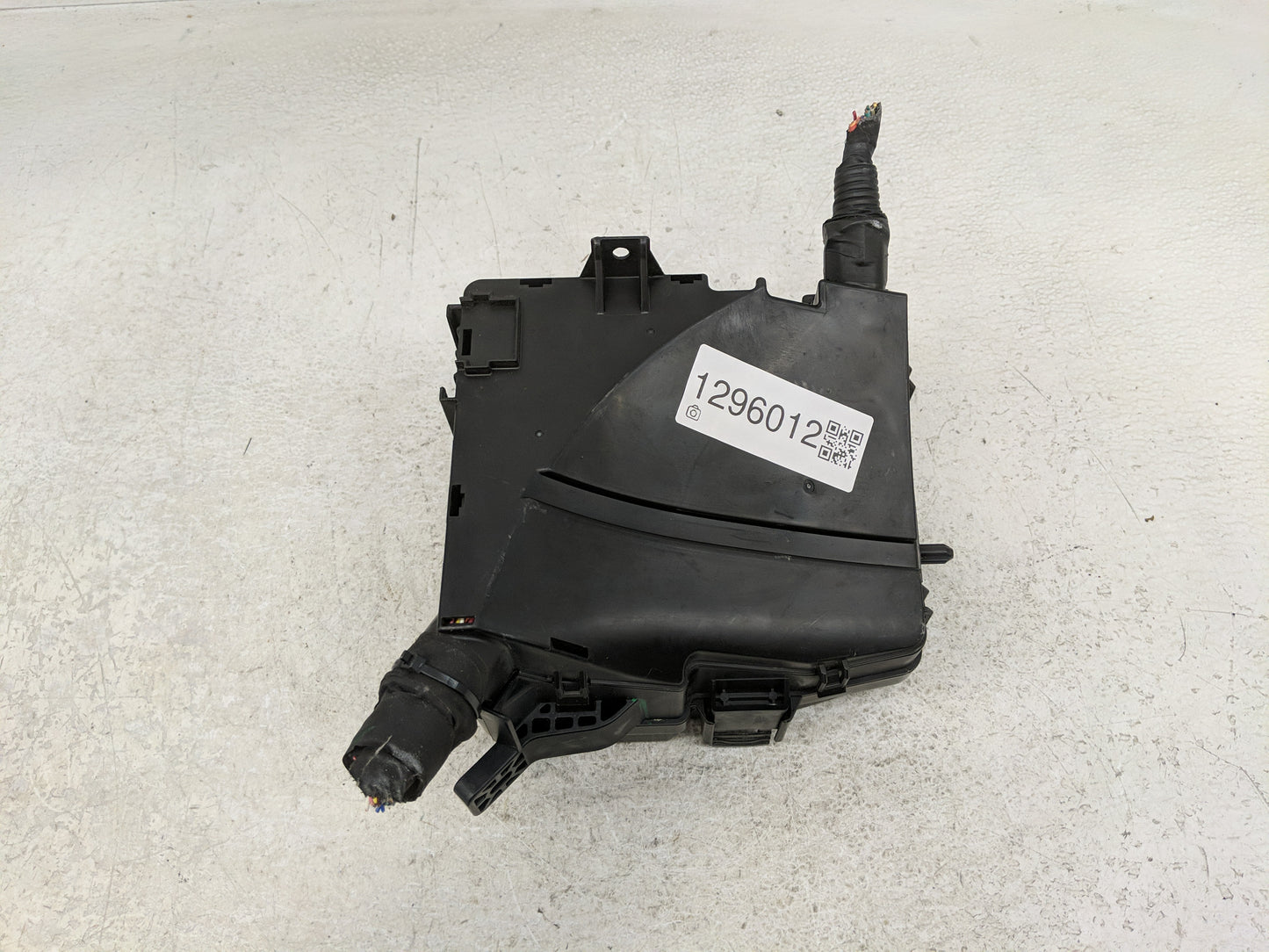 2011-2014 Hyundai Sonata Fusebox Fuse Box Panel Relay Module P/N:91950-3S740 Fits Fits 2011 2012 2013 2014 OEM Used Auto Par