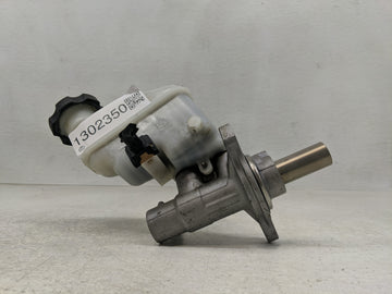 2011-2014 Hyundai Sonata Brake Master Cylinder - Oemusedautoparts1.com