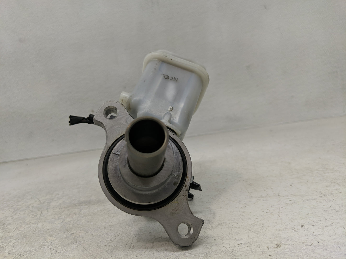 2011-2014 Hyundai Sonata Brake Master Cylinder - Oemusedautoparts1.com