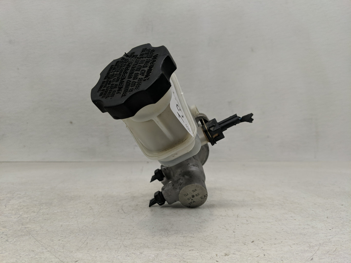 2011-2014 Hyundai Sonata Brake Master Cylinder - Oemusedautoparts1.com