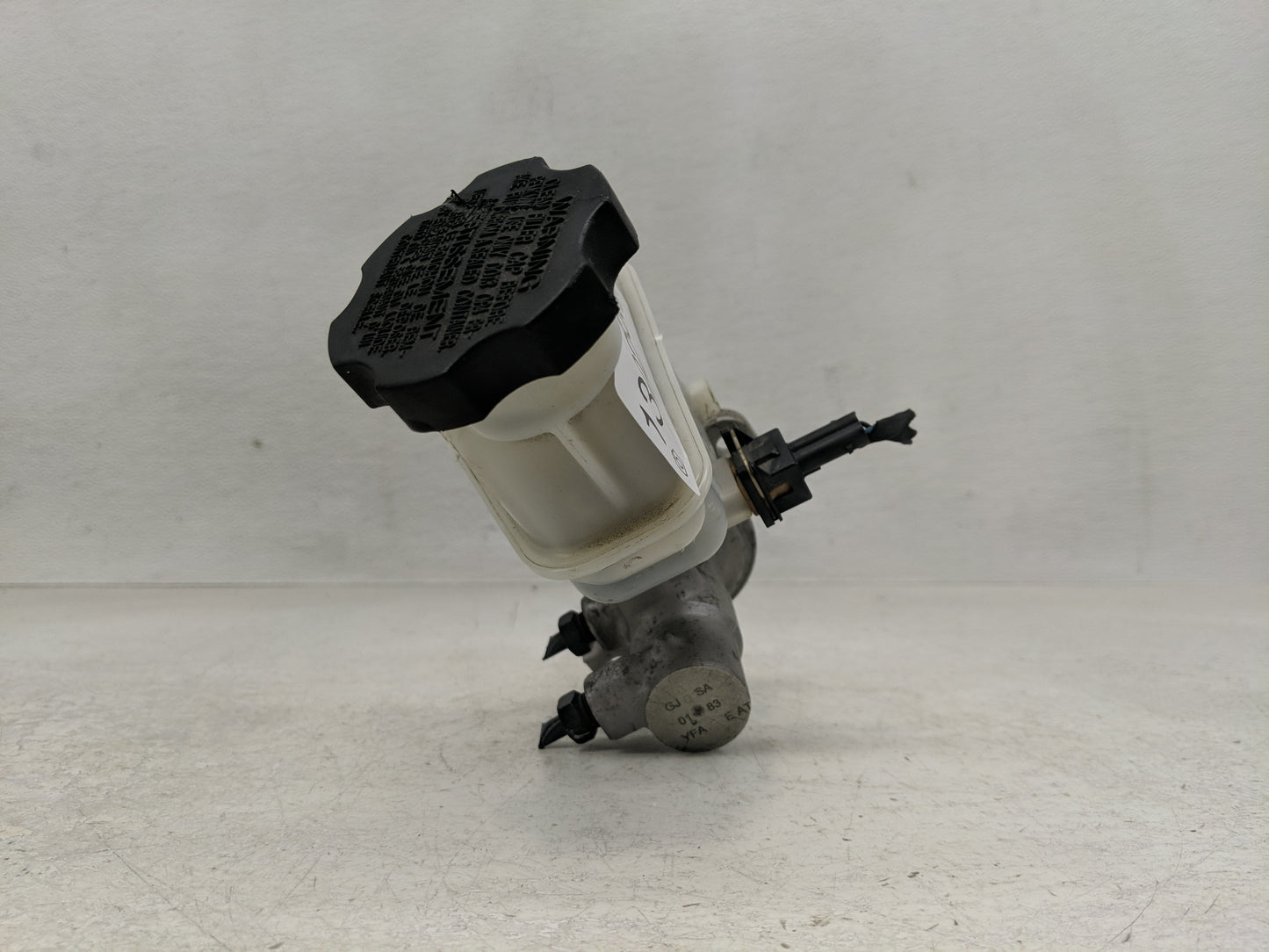 2011-2014 Hyundai Sonata Brake Master Cylinder - Oemusedautoparts1.com