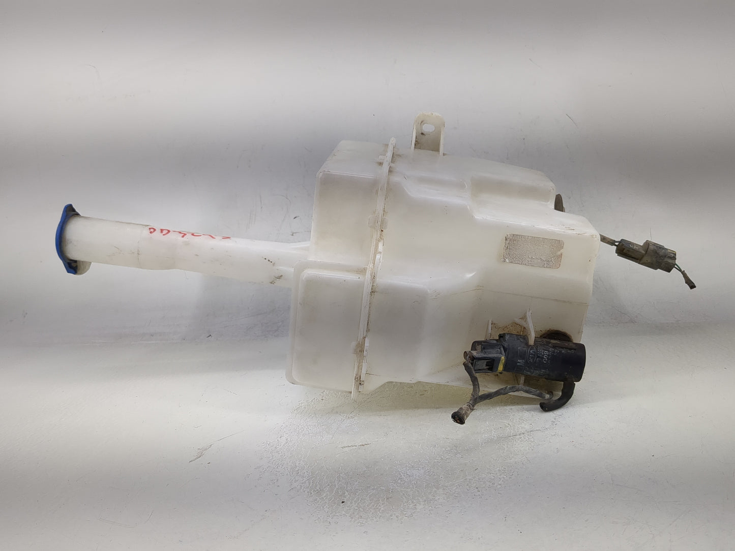 2011-2015 Hyundai Sonata Windshield Washer Fluid Reservoir Bottle Oem - Oemusedautoparts1.com