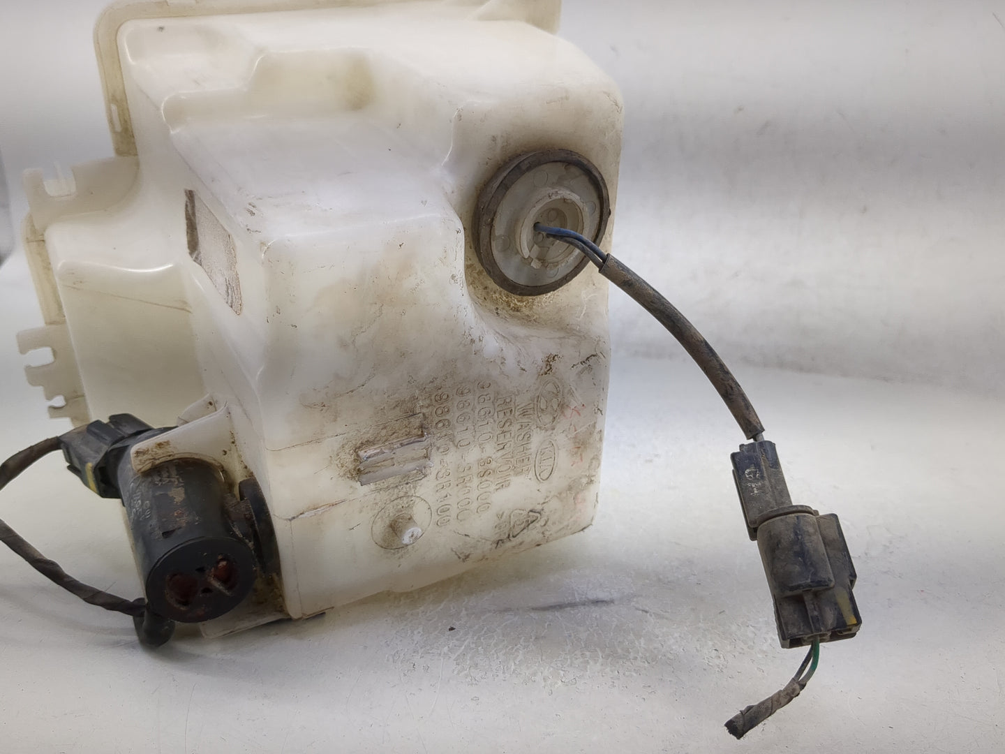 2011-2015 Hyundai Sonata Windshield Washer Fluid Reservoir Bottle Oem - Oemusedautoparts1.com