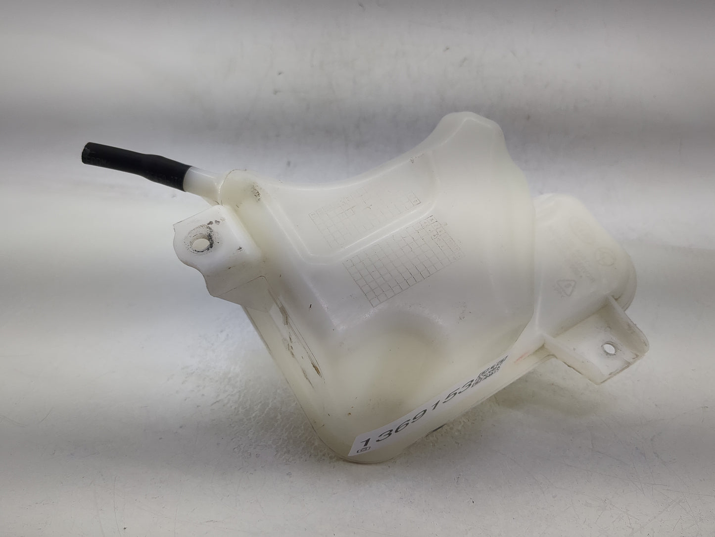 2011-2015 Hyundai Sonata Windshield Washer Fluid Reservoir Bottle Oem - Oemusedautoparts1.com