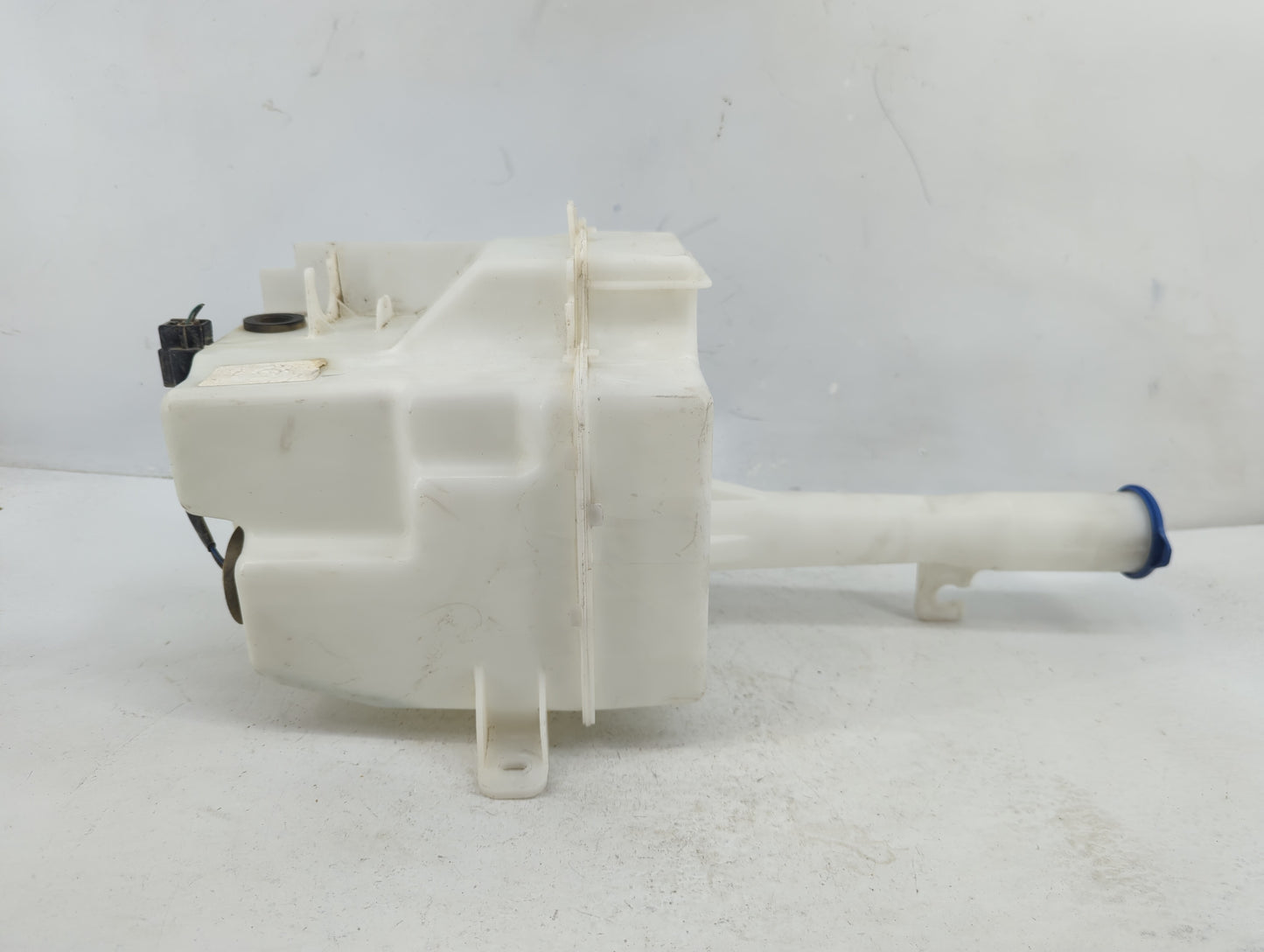2011-2015 Hyundai Sonata Windshield Washer Fluid Reservoir Bottle Oem - Oemusedautoparts1.com