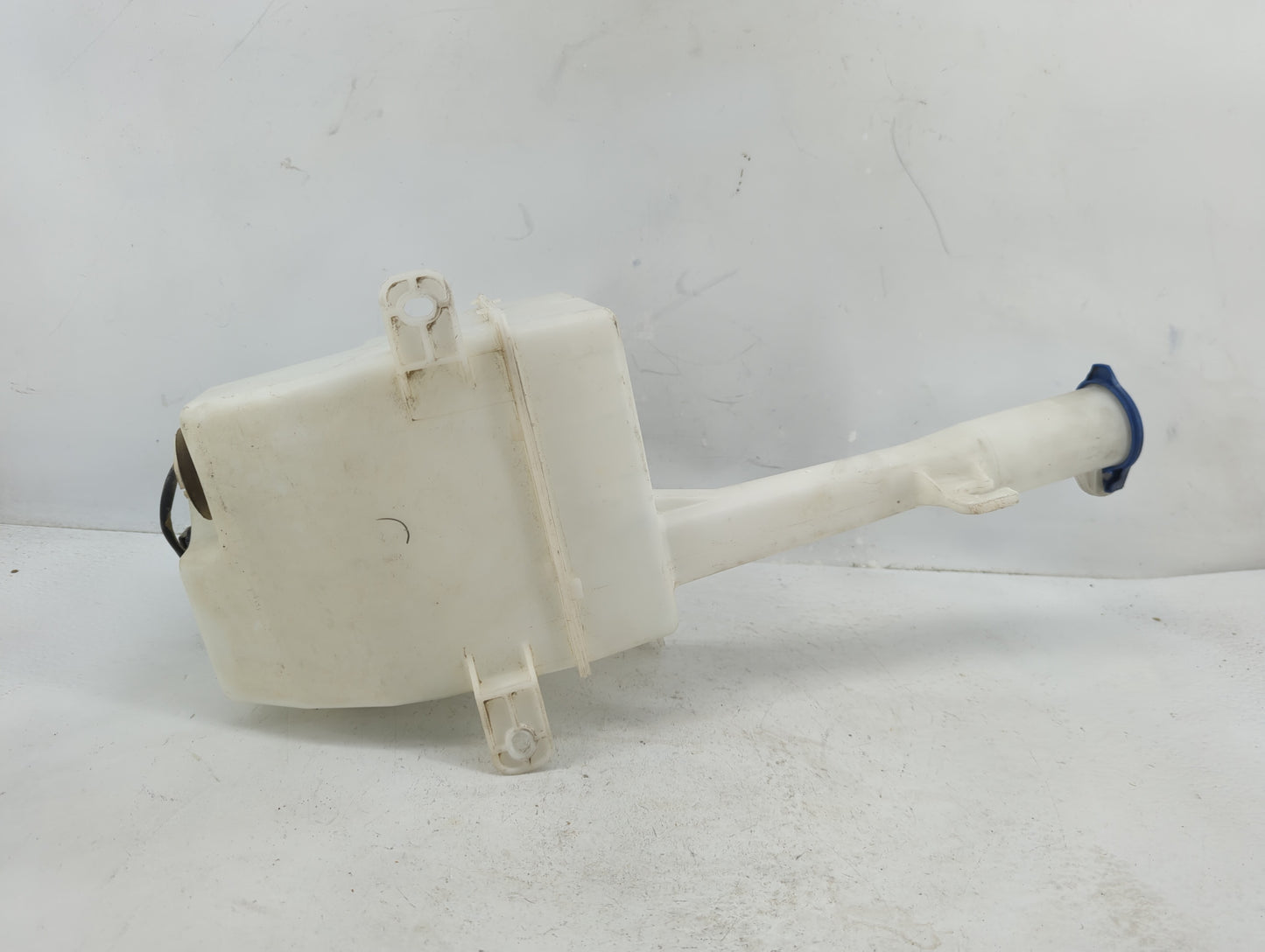 2011-2015 Hyundai Sonata Windshield Washer Fluid Reservoir Bottle Oem - Oemusedautoparts1.com