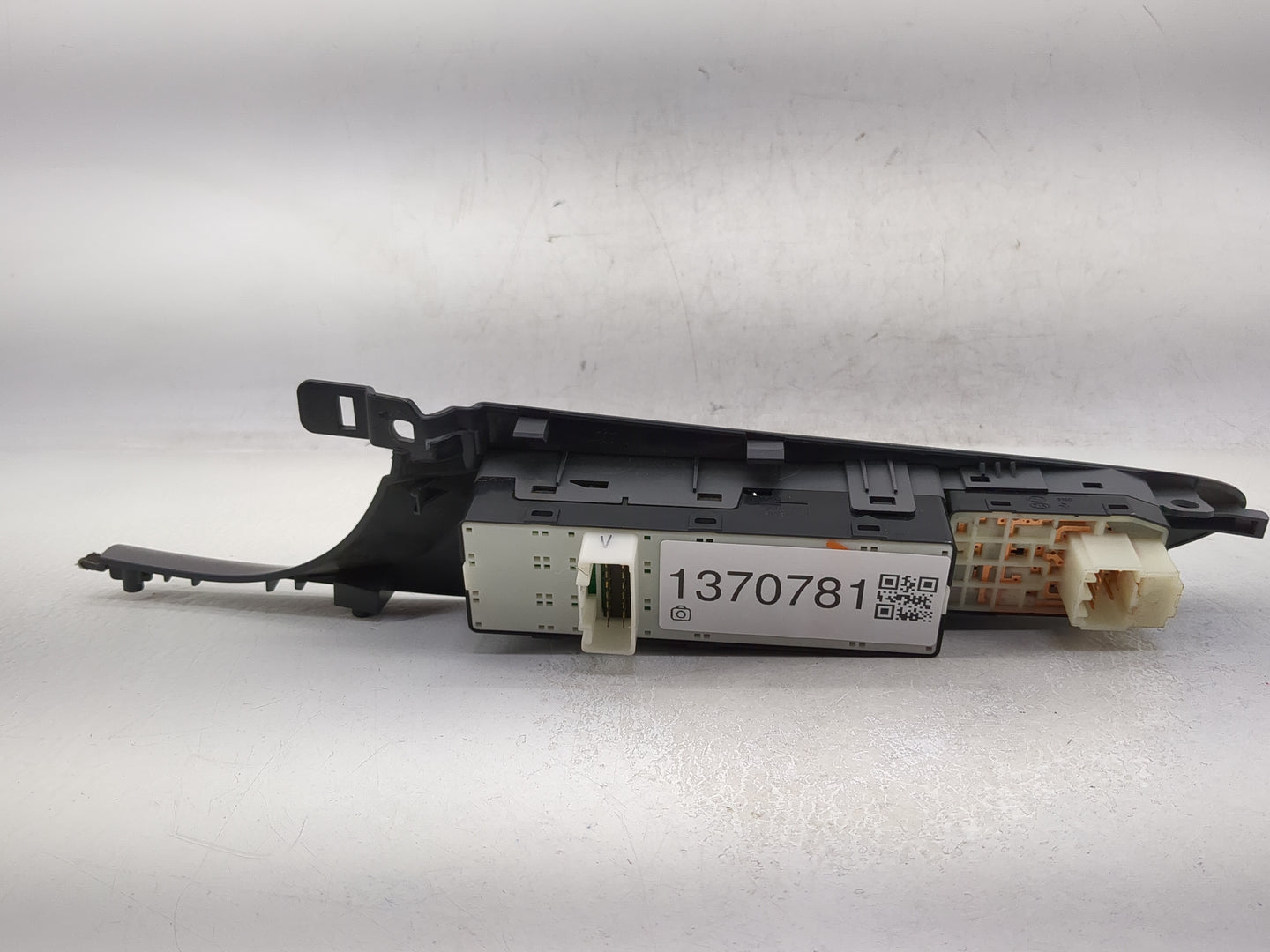 2011-2015 Hyundai Sonata Master Power Window Switch Replacement Driver Side Left P/N:M0510-3Q100RAS Fits OEM Used Auto Parts
