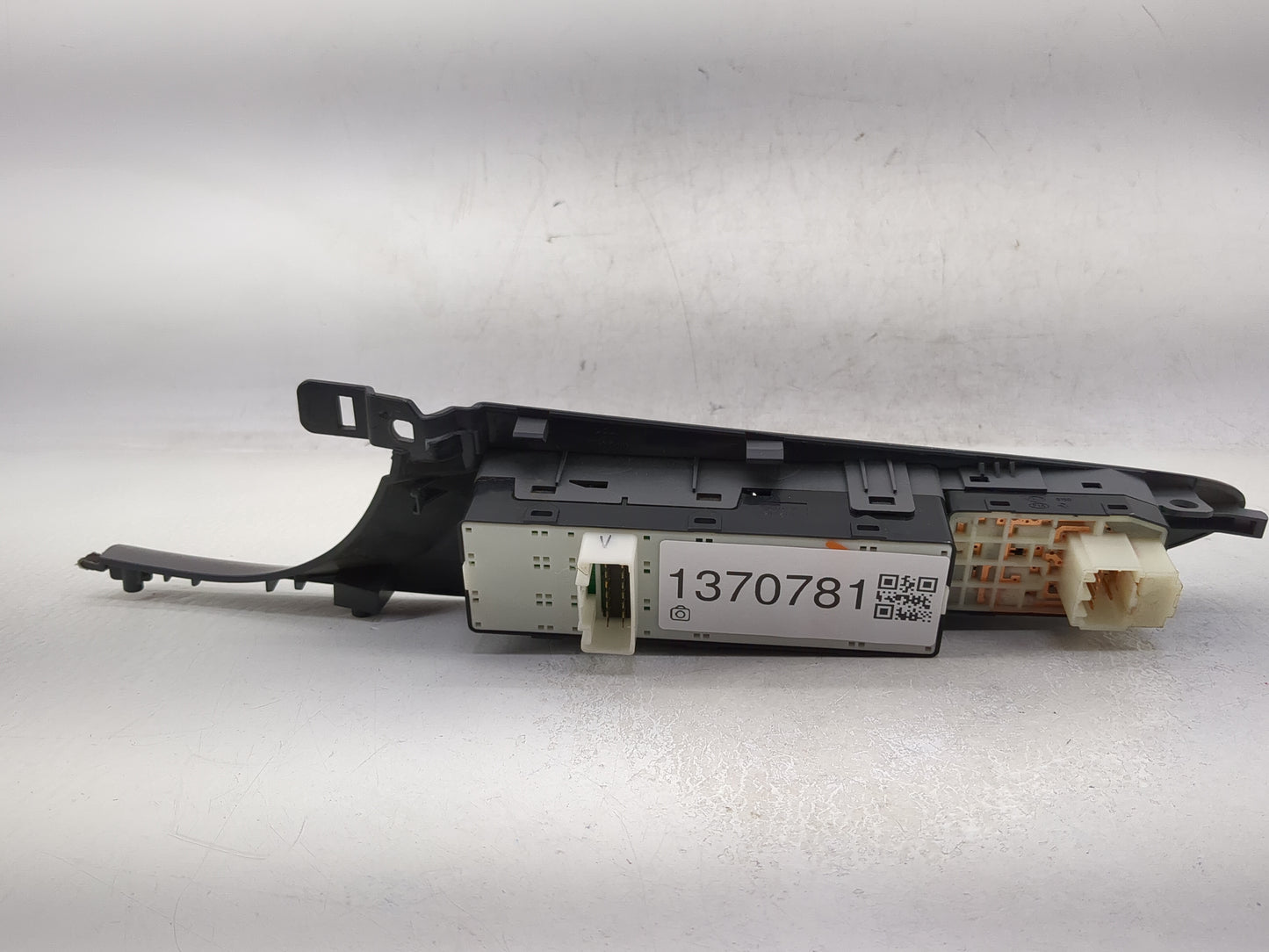 2011-2015 Hyundai Sonata Master Power Window Switch Replacement Driver Side Left P/N:M0510-3Q100RAS Fits OEM Used Auto Parts