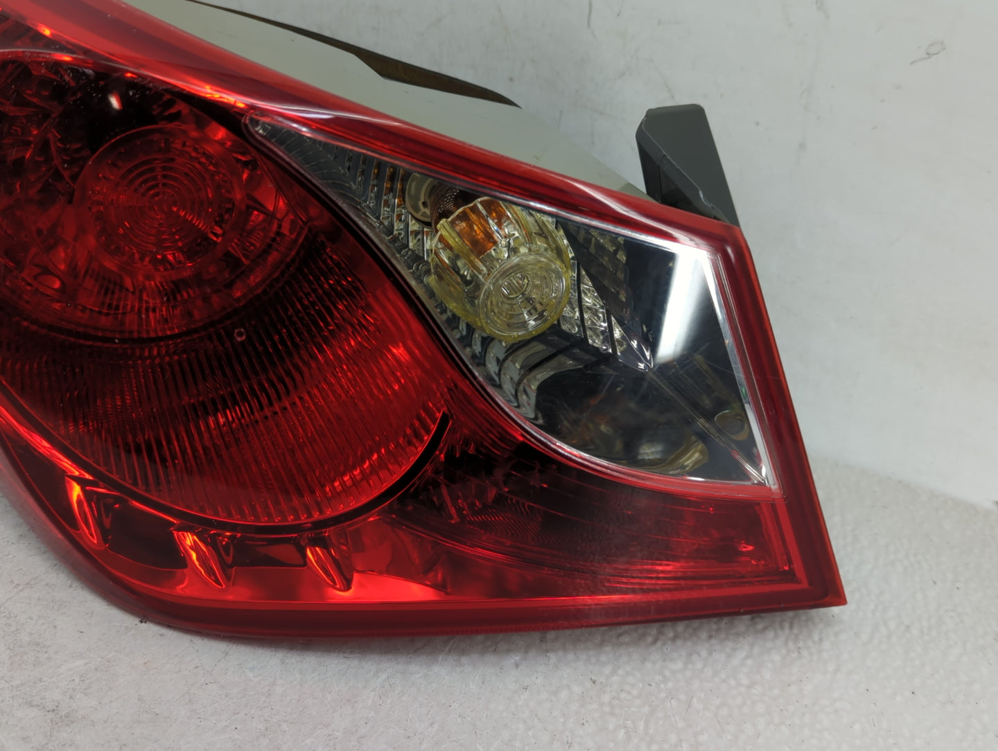 2011-2014 Hyundai Sonata Tail Light Assembly Passenger Right OEM Fits Fits 2011 2012 2013 2014 OEM Used Auto Parts - Oemused