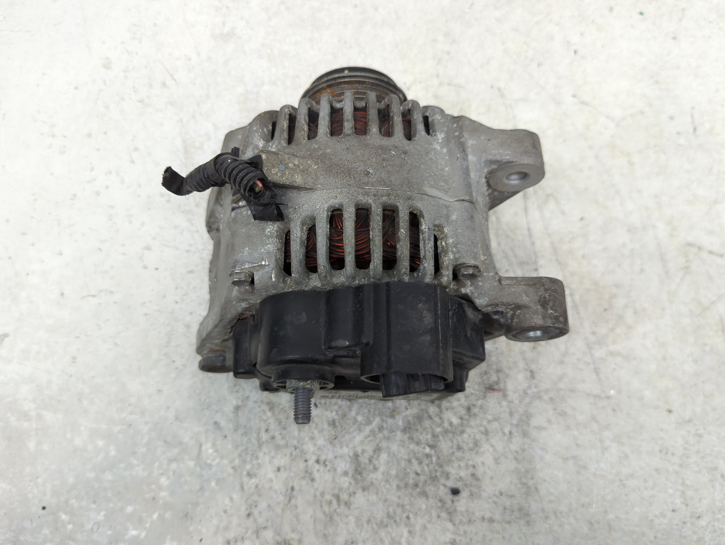 2012 Hyundai Sonata Alternator Replacement Generator Charging Assembly Engine OEM P/N:37300-2G150 Fits OEM Used Auto Parts -