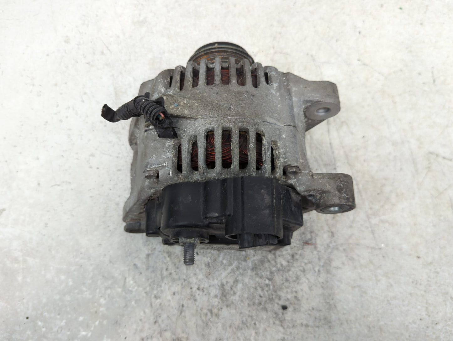 2012 Hyundai Sonata Alternator Replacement Generator Charging Assembly Engine OEM P/N:37300-2G150 Fits OEM Used Auto Parts -