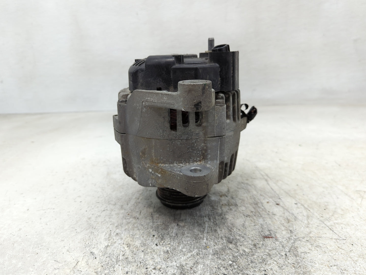 2012 Hyundai Sonata Alternator Replacement Generator Charging Assembly Engine OEM P/N:37300-2G150 Fits OEM Used Auto Parts -