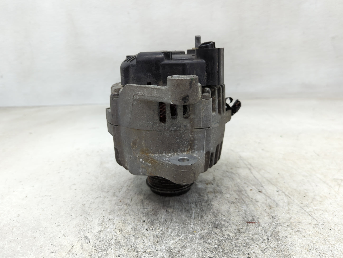 2012 Hyundai Sonata Alternator Replacement Generator Charging Assembly Engine OEM P/N:37300-2G150 Fits OEM Used Auto Parts -