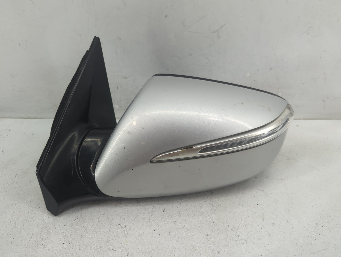2011-2014 Hyundai Sonata Driver Side View Mirror - Left Door Mirror OEM Used - Oemusedautoparts1.com