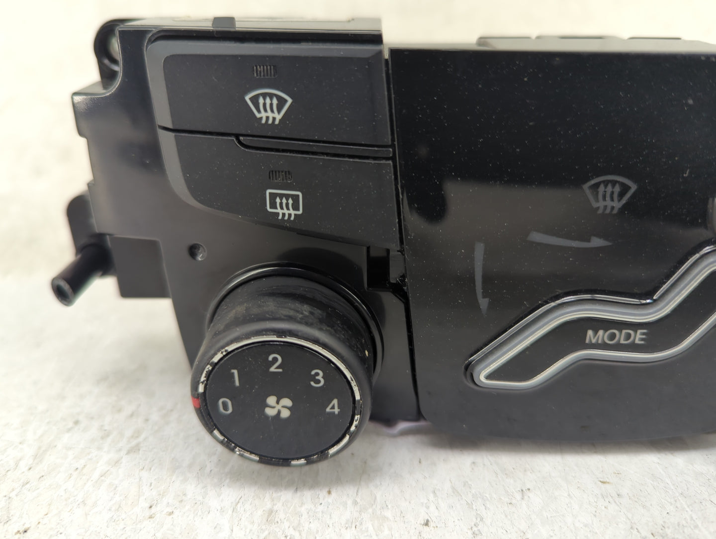 2011-2013 Hyundai Sonata Climate Control Module Temperature AC/Heater Replacement P/N:97250-3Q001 97250-3QXXX Fits OEM Used 