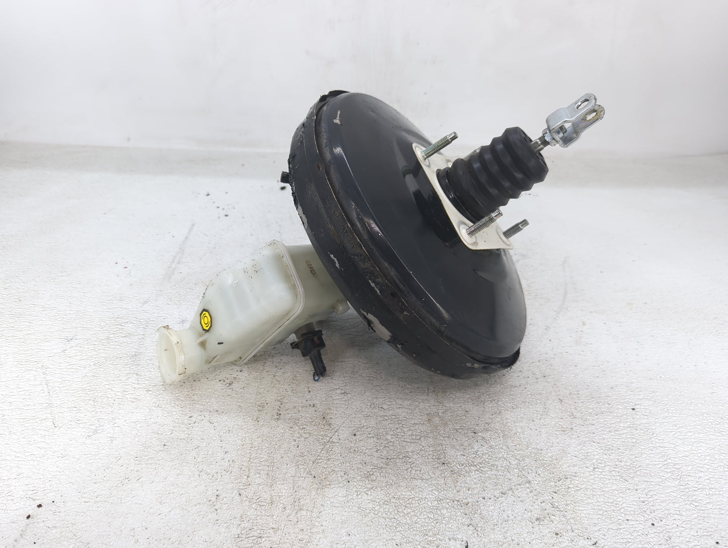 2011-2014 Hyundai Sonata Brake Master Cylinder 1423507 - Oemusedautoparts1.com