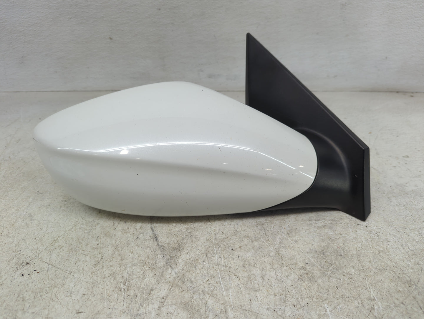 2011-2014 Hyundai Sonata Passenger Side View Mirror - Right Door Mirror OEM Used - Oemusedautoparts1.com