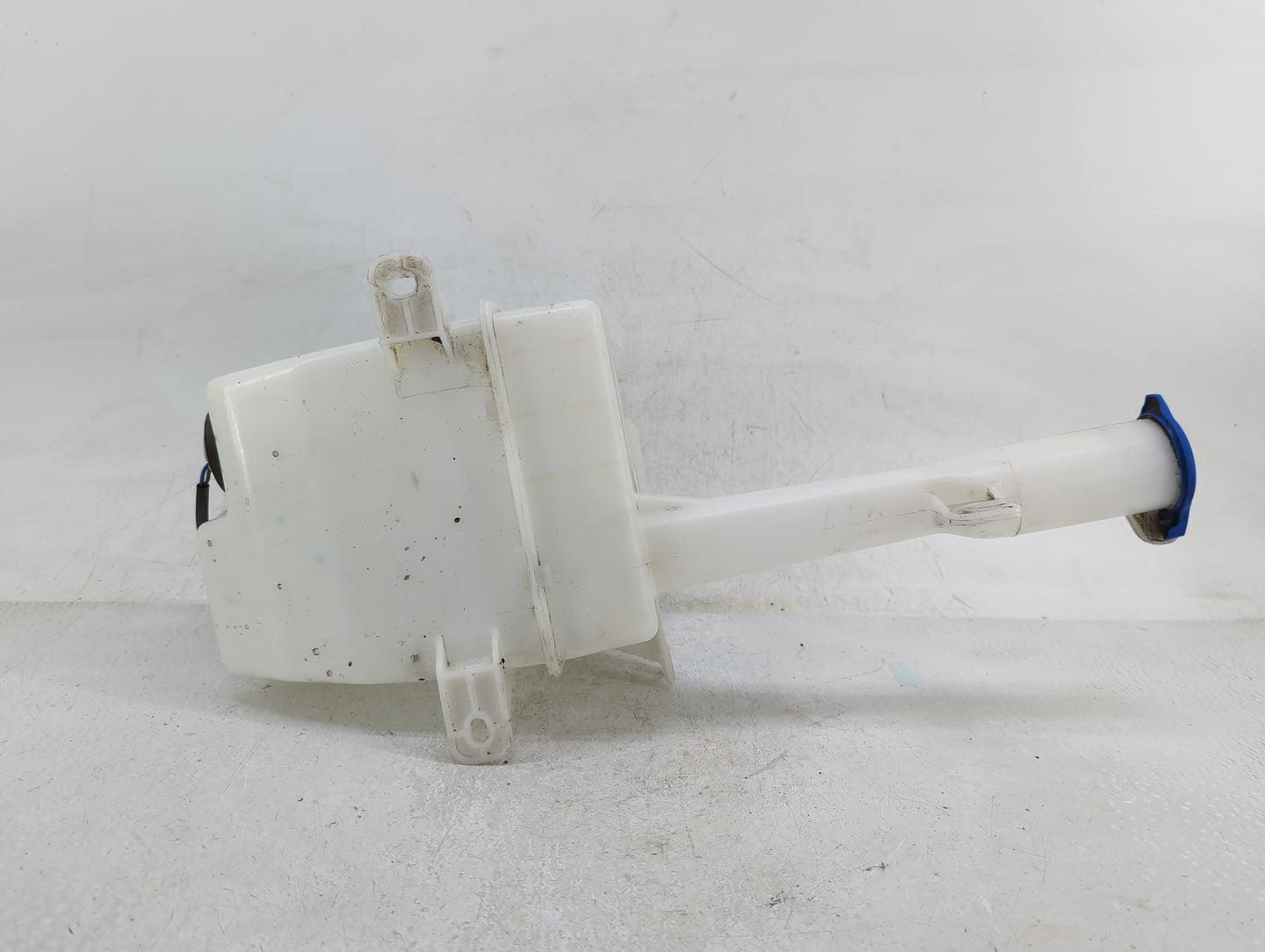 2011-2015 Hyundai Sonata Windshield Washer Fluid Reservoir Bottle Oem - Oemusedautoparts1.com