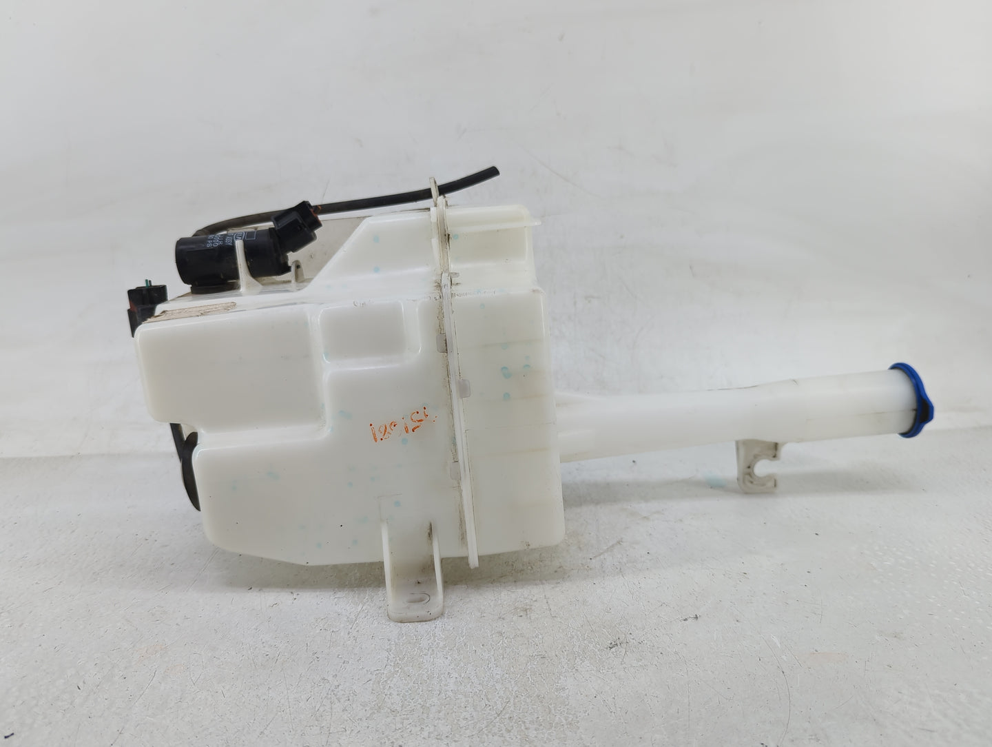2011-2015 Hyundai Sonata Windshield Washer Fluid Reservoir Bottle Oem - Oemusedautoparts1.com