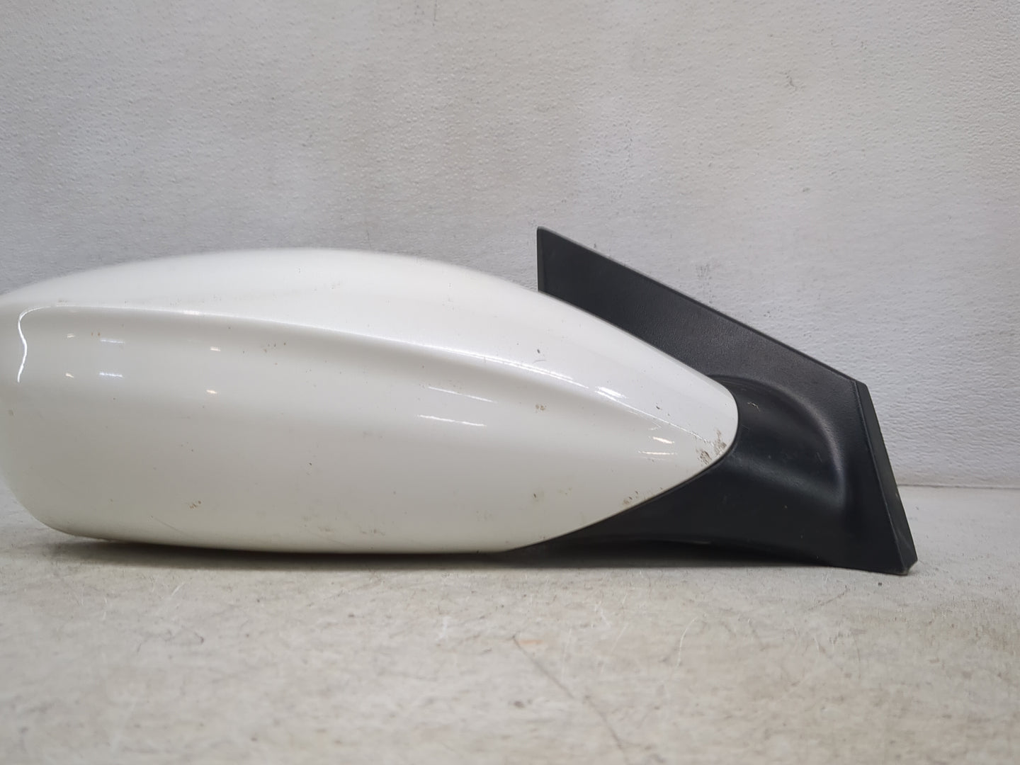 2011-2014 Hyundai Sonata Passenger Side View Mirror - Right Door Mirror OEM Used - Oemusedautoparts1.com
