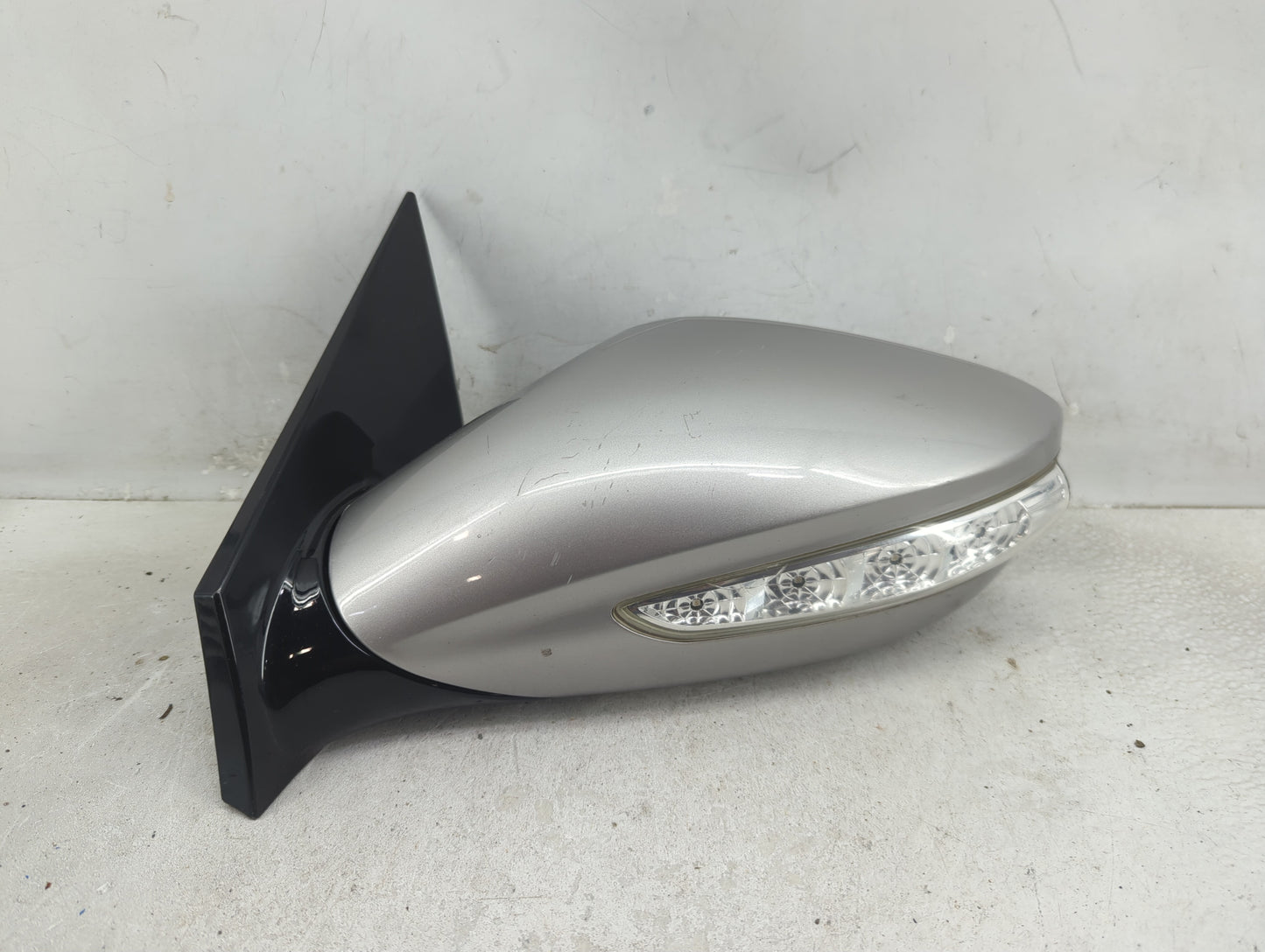 2011-2015 Hyundai Sonata Driver Side View Mirror - Left Door Mirror OEM Used - Oemusedautoparts1.com