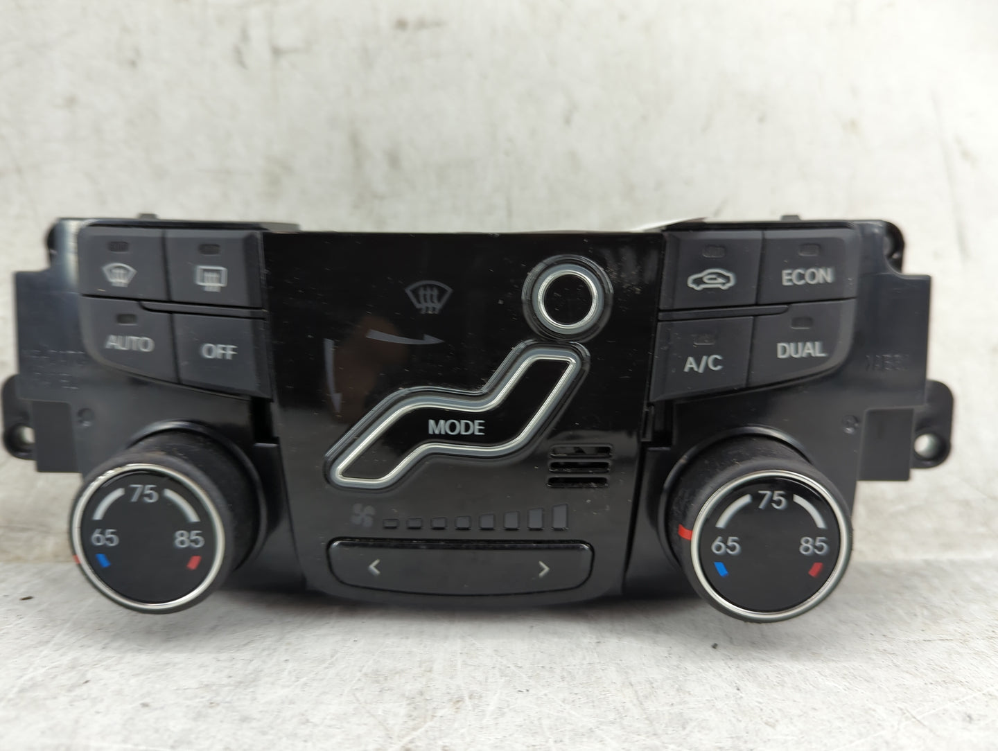 2011-2013 Hyundai Sonata Climate Control Module Temperature AC/Heater Replacement P/N:97250-4R102 7HYF14HKA090 Fits OEM Used