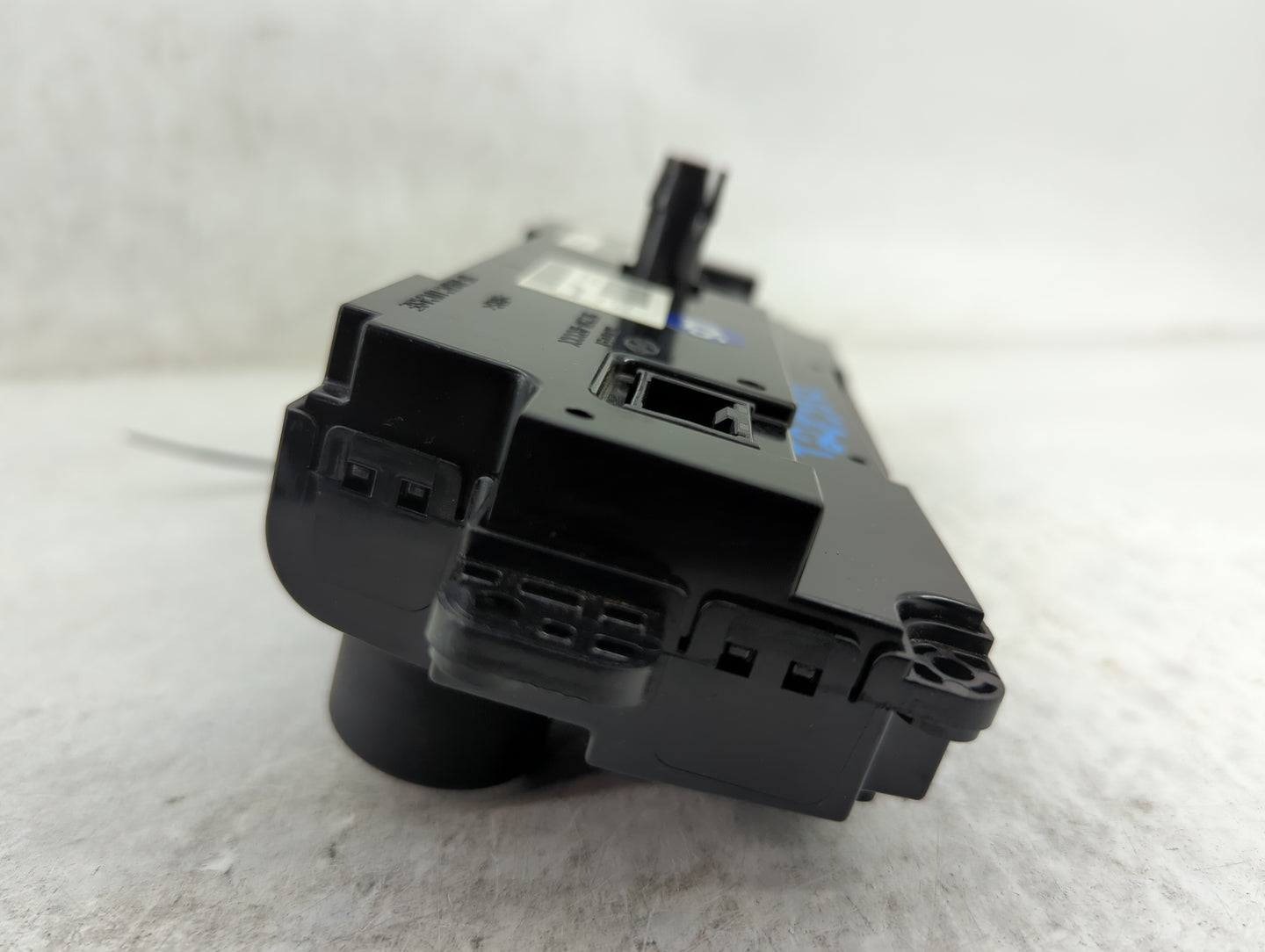 2011-2013 Hyundai Sonata Climate Control Module Temperature AC/Heater Replacement P/N:97250-4R102 7HYF14HK1098 Fits OEM Used