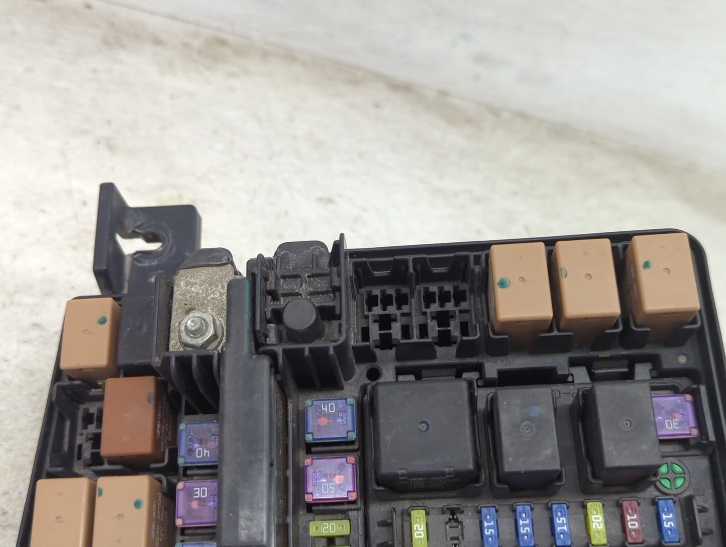 2011-2014 Hyundai Sonata Fusebox Fuse Box Panel Relay Module P/N:95230-2P020 M3863153, BK3863156 Fits Fits 2011 2012 2013 20