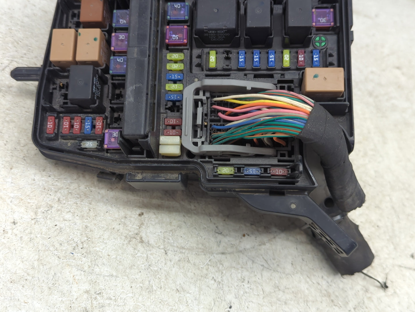 2011-2014 Hyundai Sonata Fusebox Fuse Box Panel Relay Module P/N:95230-2P020 M3863153, BK3863156 Fits Fits 2011 2012 2013 20