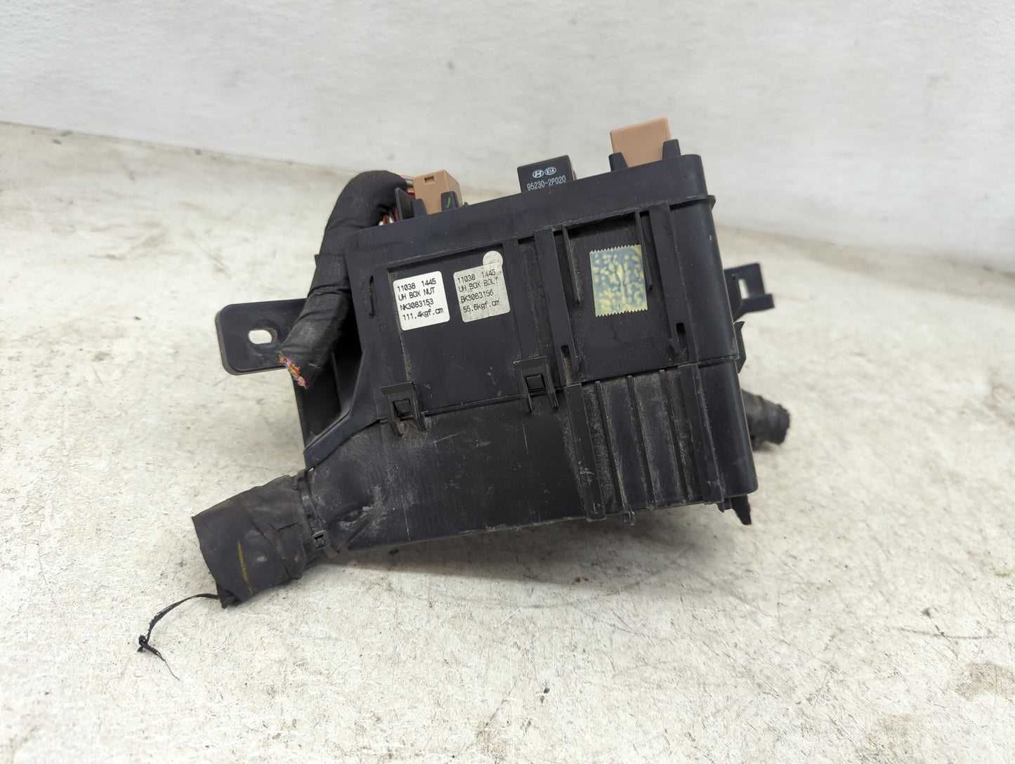 2011-2014 Hyundai Sonata Fusebox Fuse Box Panel Relay Module P/N:95230-2P020 M3863153, BK3863156 Fits Fits 2011 2012 2013 20