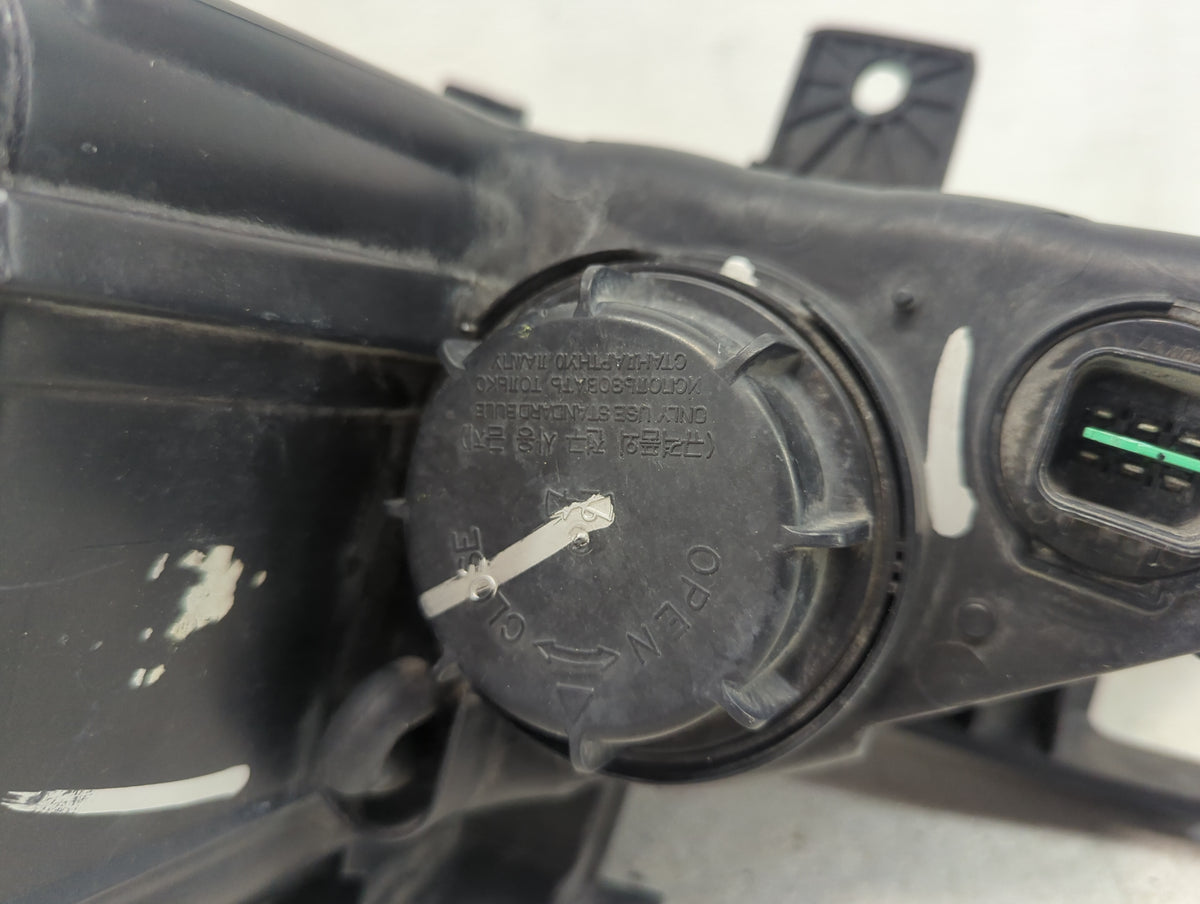 2011-2014 Hyundai Sonata Passenger Right Oem Head Light Headlight Lamp 1467089 - Oemusedautoparts1.com