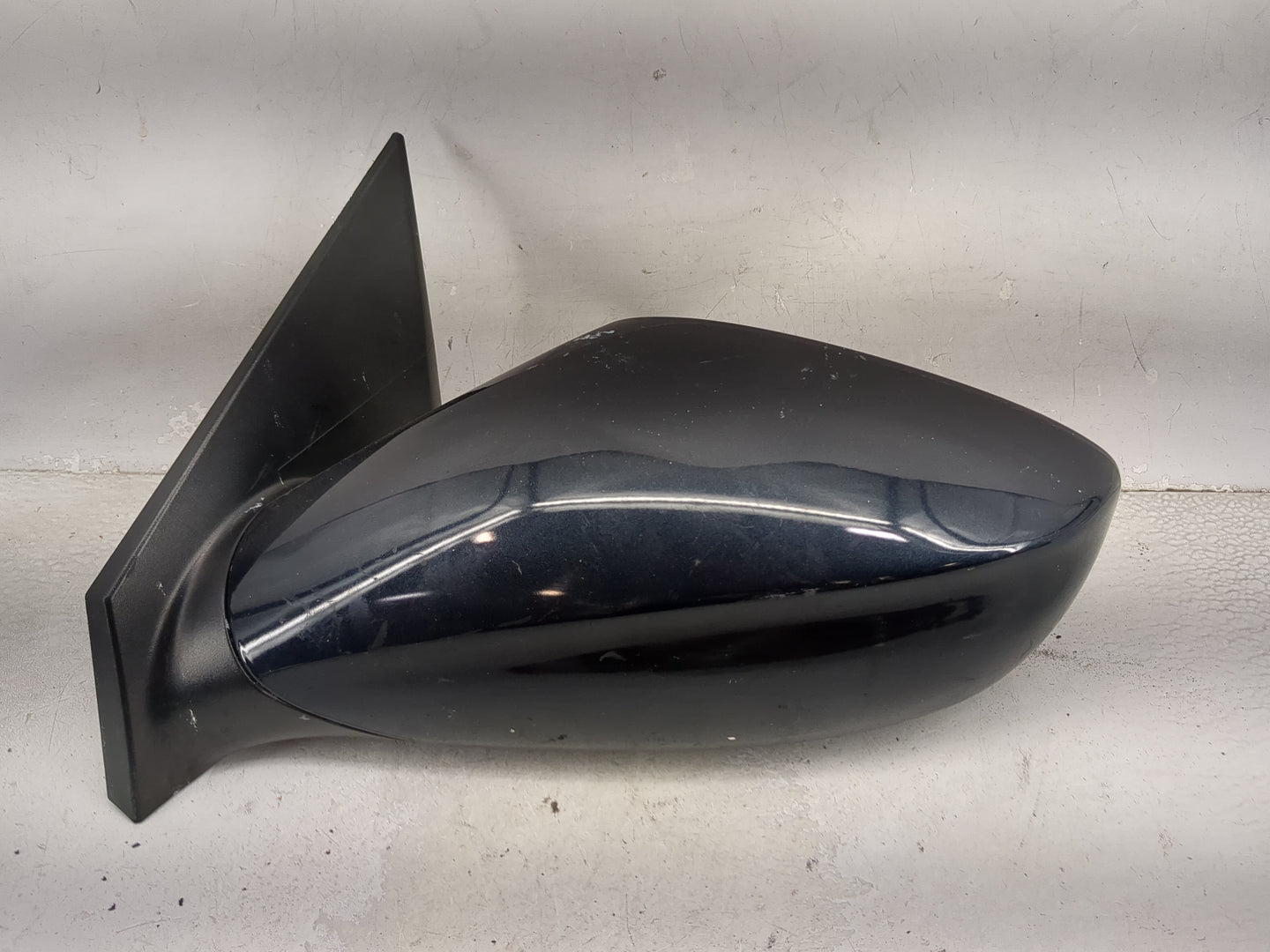 2011-2014 Hyundai Sonata Driver Side View Mirror - Left Door Mirror OEM Used - Oemusedautoparts1.com