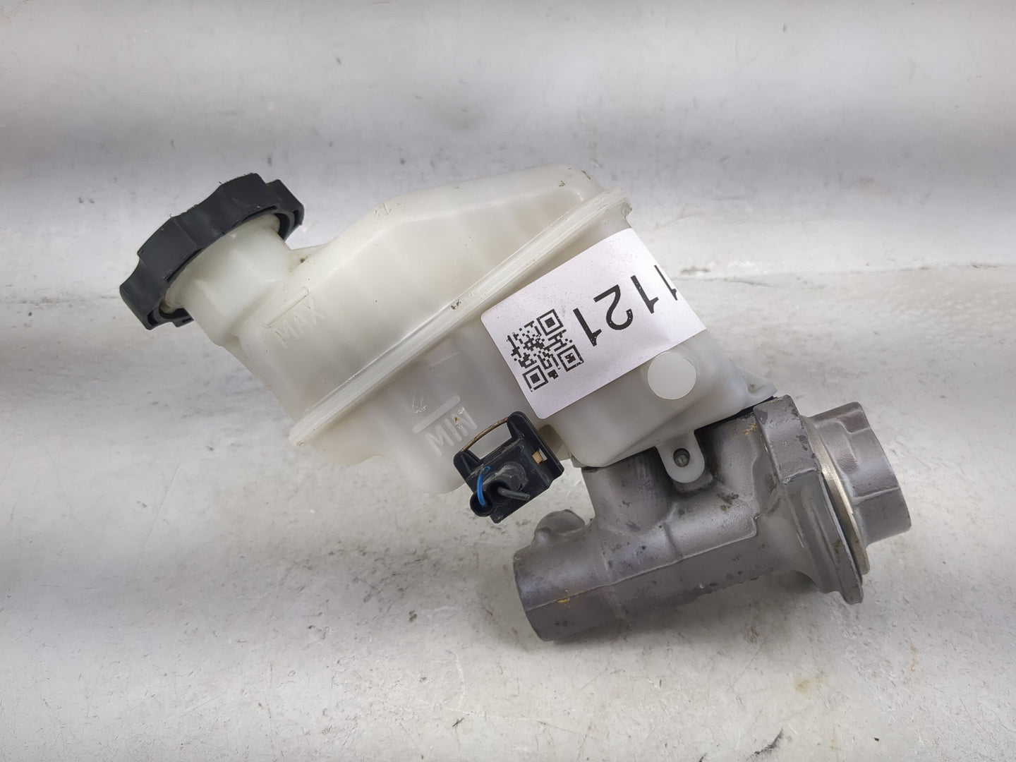 2011-2014 Hyundai Sonata Brake Master Cylinder 1491121 - Oemusedautoparts1.com