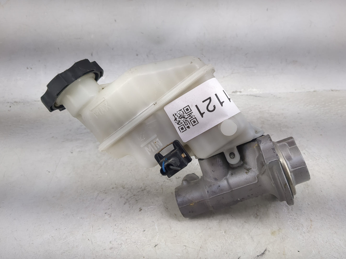 2011-2014 Hyundai Sonata Brake Master Cylinder 1491121 - Oemusedautoparts1.com
