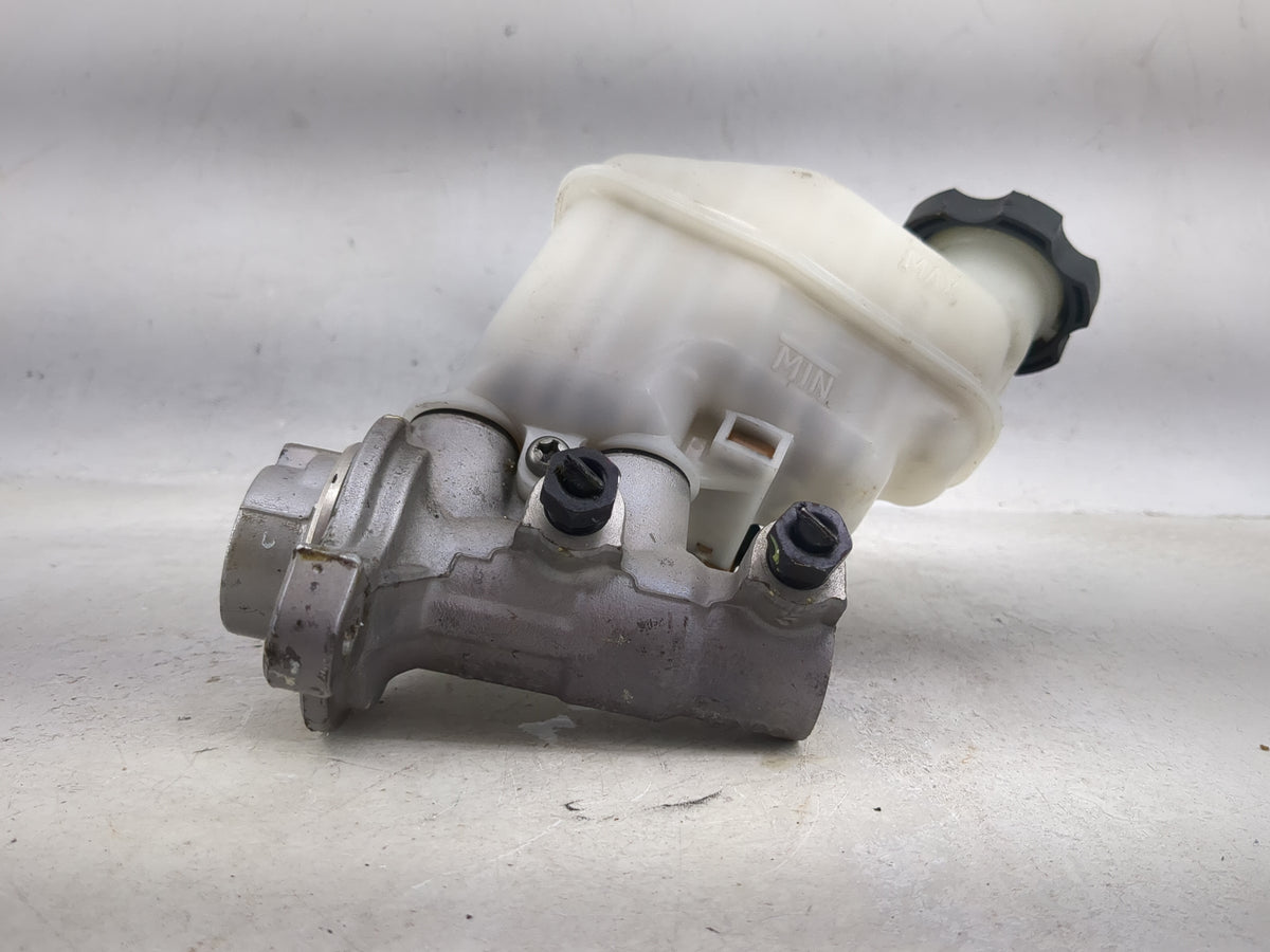 2011-2014 Hyundai Sonata Brake Master Cylinder 1491121 - Oemusedautoparts1.com